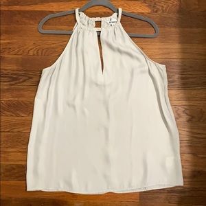 BB Dakota, light gray top, M